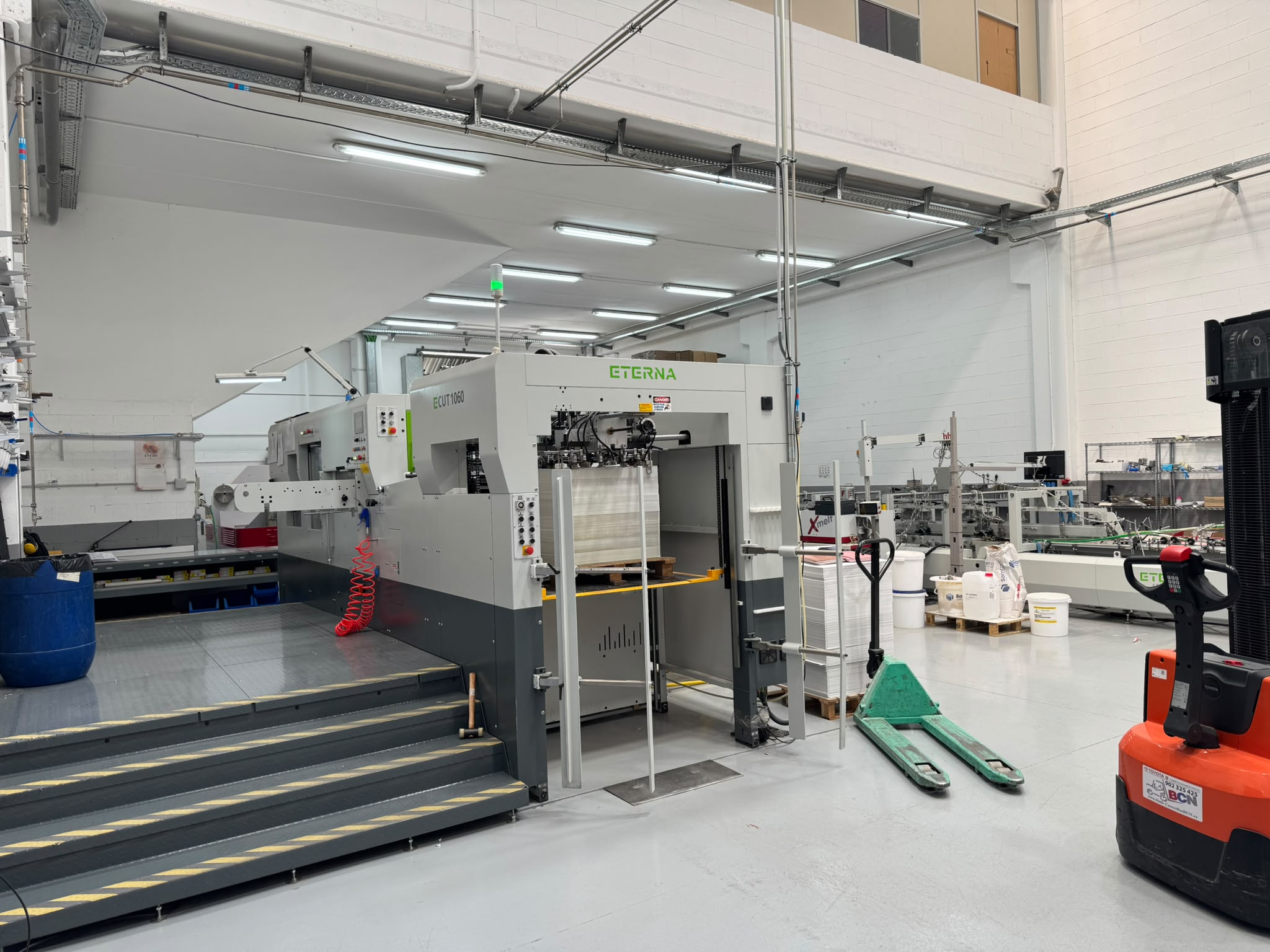 Atelier de production packaging carton chez Studium